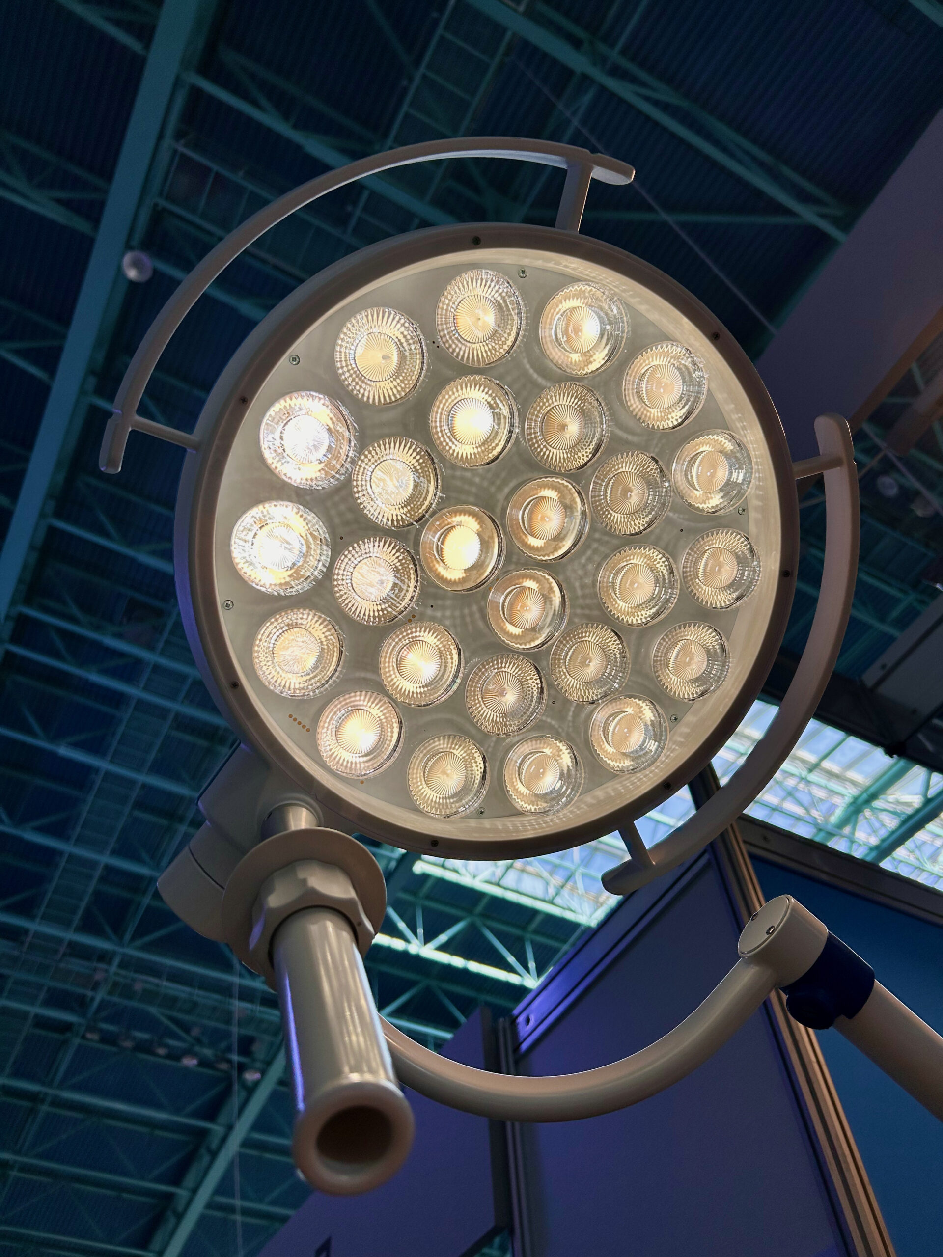 Хирургический светильник